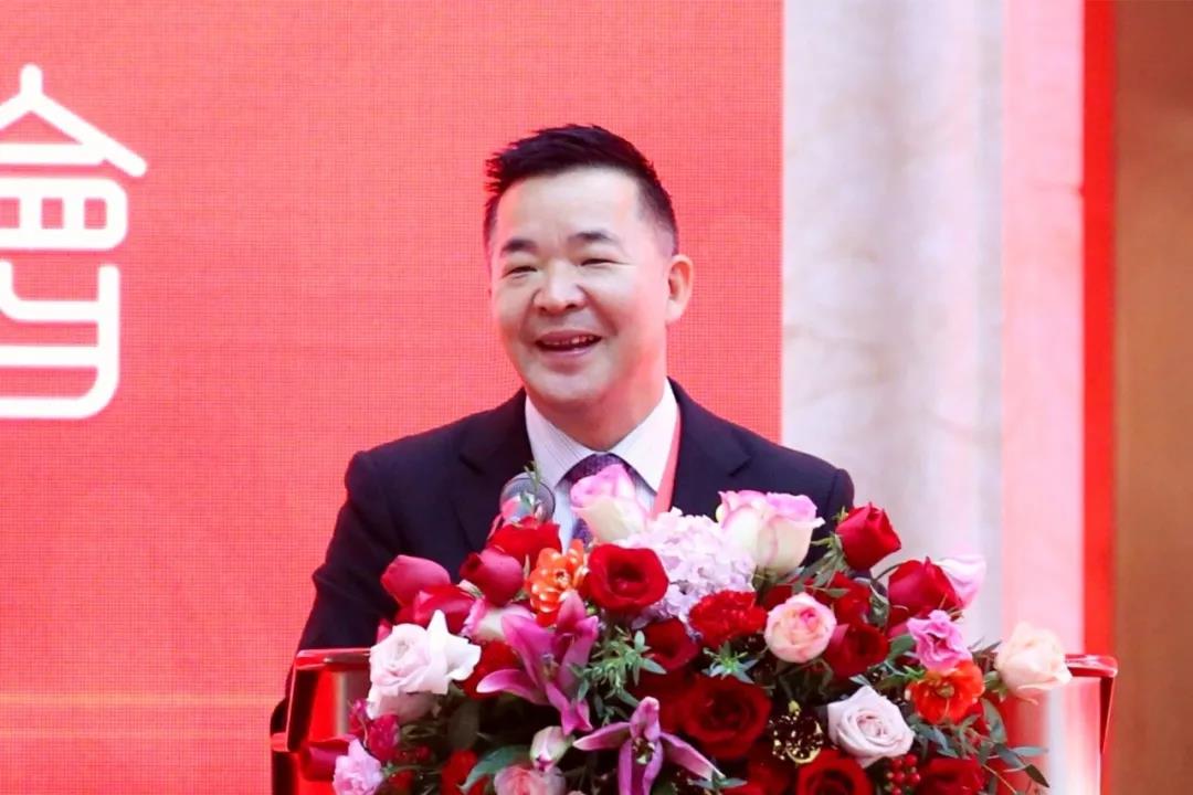 广东省客家商会会长温纯青发言